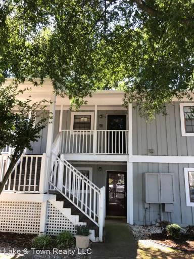 Main picture of 7608 Woods Ln