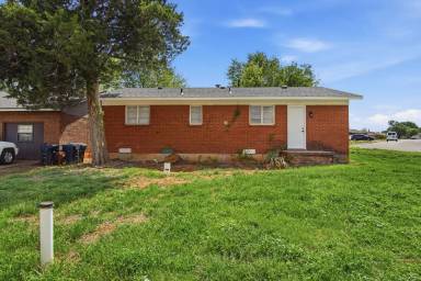 Main picture of 846 Marilyn St