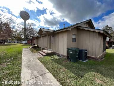 Main picture of 1617 Victory St