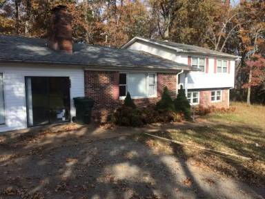 Main picture of 150 Charity Ln