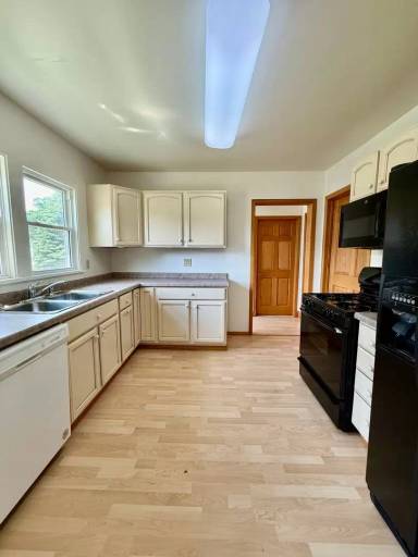 Main picture of 415 7th Ave NE