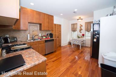 Main picture of 2942 W Girard Ave