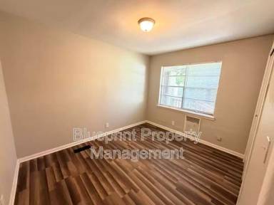 Main picture of 737 47th St N