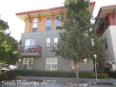 Main picture of 905 Doubles Dr