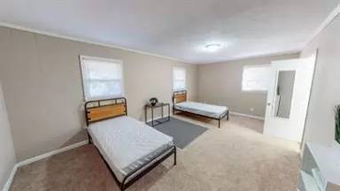 Main picture of 130 Agnes Ave