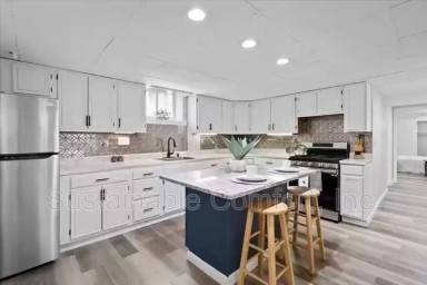 Main picture of 5 Locust Ave