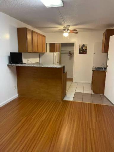 Main picture of 933 6th St