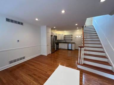 Main picture of 1007 S Chadwick St