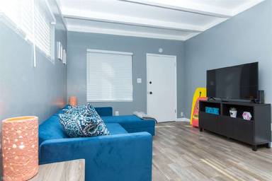 Main picture of 2681 Mission Blvd