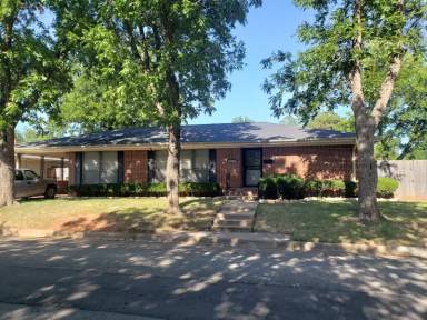Main picture of 2609 Cherokee St