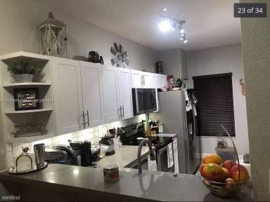 Main picture of 4913 SW 141st Ave