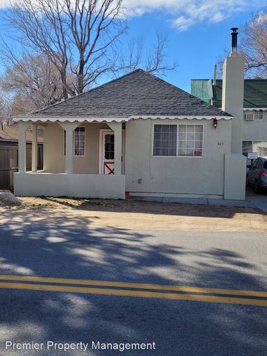 Main picture of 201 N See Vee Ln