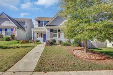 Main picture of 131 Macalester Dr
