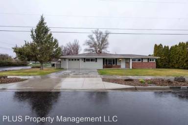 Main picture of 1071 SW 15th St