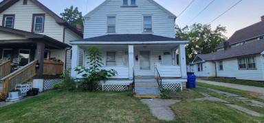Main picture of 3370 W 135th St