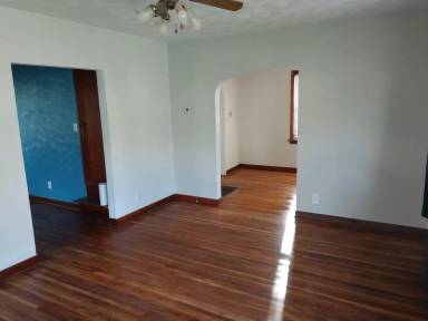 Main picture of 307 River St