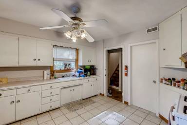 Main picture of 1110 6th St NE