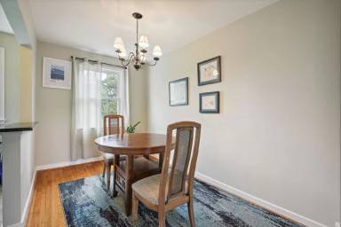 Main picture of 2214 Washington Ave