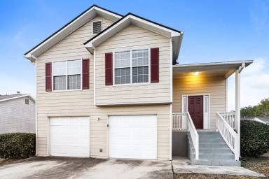 Main picture of 830 Rock Shoals Ct