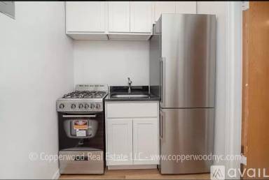 Main picture of 310 East 85th St