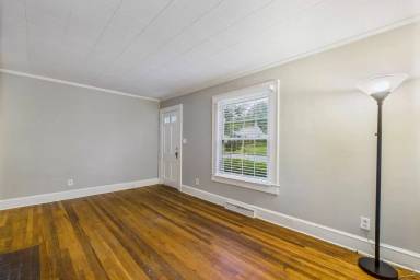 Main picture of 1115 W Northwood St