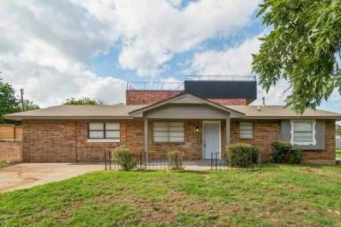 Main picture of 601 N Idaho St