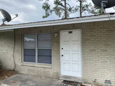 Main picture of 405 Oleander Dr