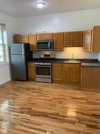 Main picture of 1239 Madison St