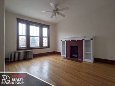 Main picture of 2453 N Spaulding Ave