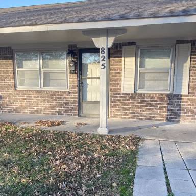 Main picture of 829 Park St