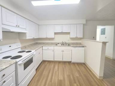 Main picture of 5100 W 8th Ave