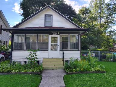 Main picture of 1427 N Court St