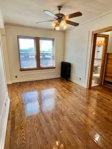Main picture of 644 W Surf St