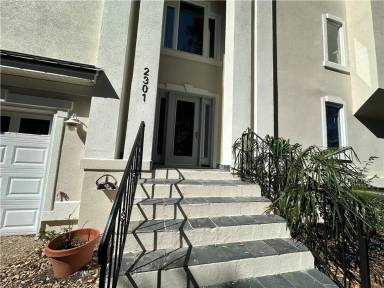 Main picture of 2301 Beech St