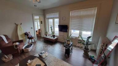 Main picture of 1229 Commonwealth Ave