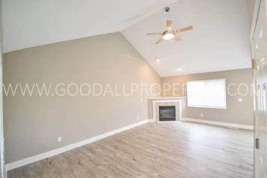 Main picture of 2913 SW Townpark Dr