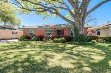 Main picture of 9615 Livenshire Dr