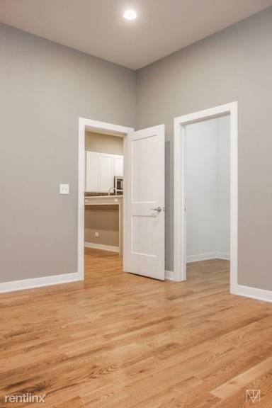 Main picture of 4710 S King Dr