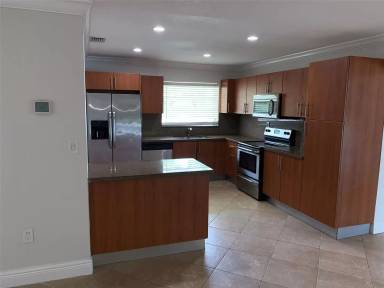 Main picture of 8415 SW 144th St