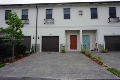 Main picture of 1167 SW 6th St
