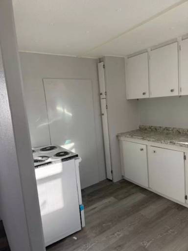 Main picture of 700 Schultz St