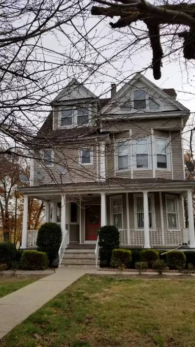 Main picture of 43 S Willow St