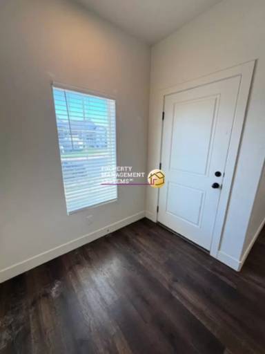 Main picture of 1909 E Magnolia Cir