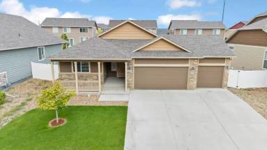 Main picture of 437 Kendalbrook Dr