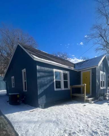 Main picture of 207 N 4th St