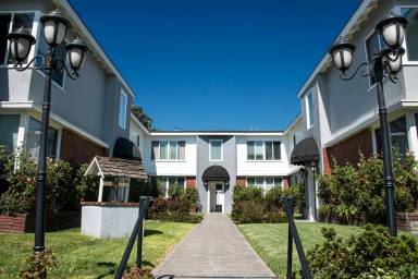 Main picture of 1638 Huntington Dr
