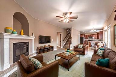 Main picture of 4670 Farmingdale Dr