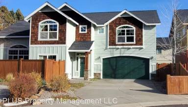 Main picture of 1071 NE Parkview Ct