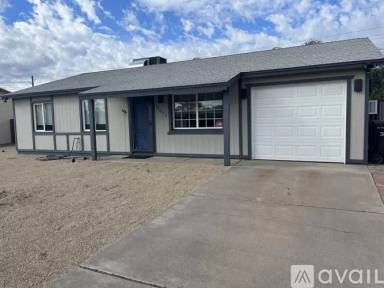 Main picture of 13052 N 40th Pl