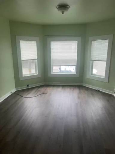Main picture of 562 47th St